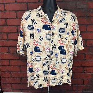 CSA Men's Large‎ NY Yankees Button-Down Shirt – Sportswear, Casual